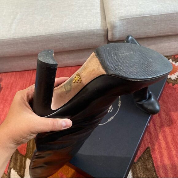 Prada Made in Italy Black Leather Knee-High Boots Size 39 Heeled - Picture 5 of 12